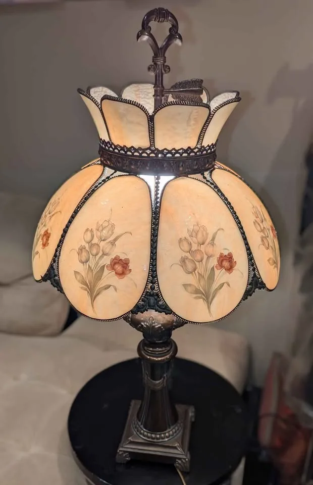 ✨Vintage Tiffany style Floral Statement Lamp image indicator(3)