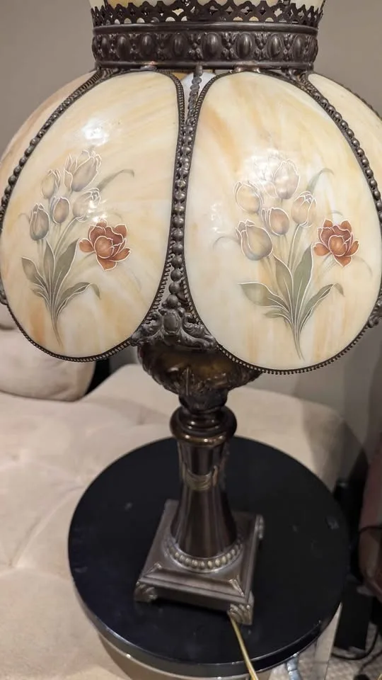 ✨Vintage Tiffany style Floral Statement Lamp image indicator(10)
