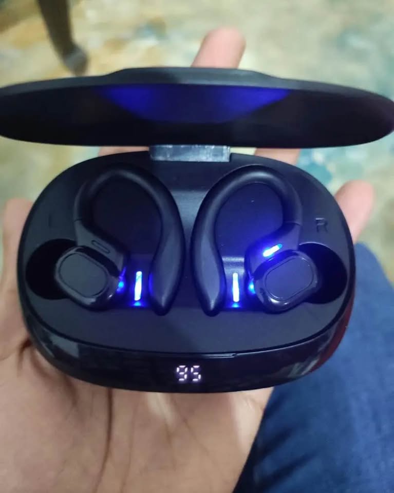 Wireless Sport Earbuds with Charging Case - New - photo 5