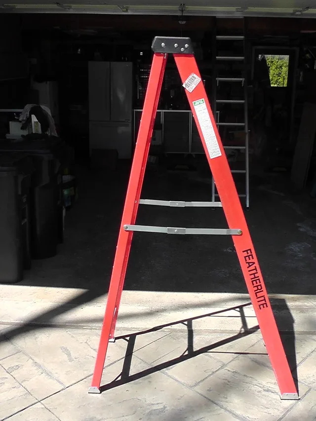 6-foot fiberglass step ladder thumbnail