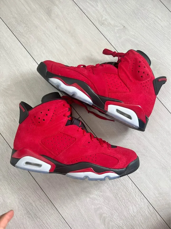 Jordan 6 Red Toro Size 9.5 (MINT) thumbnail