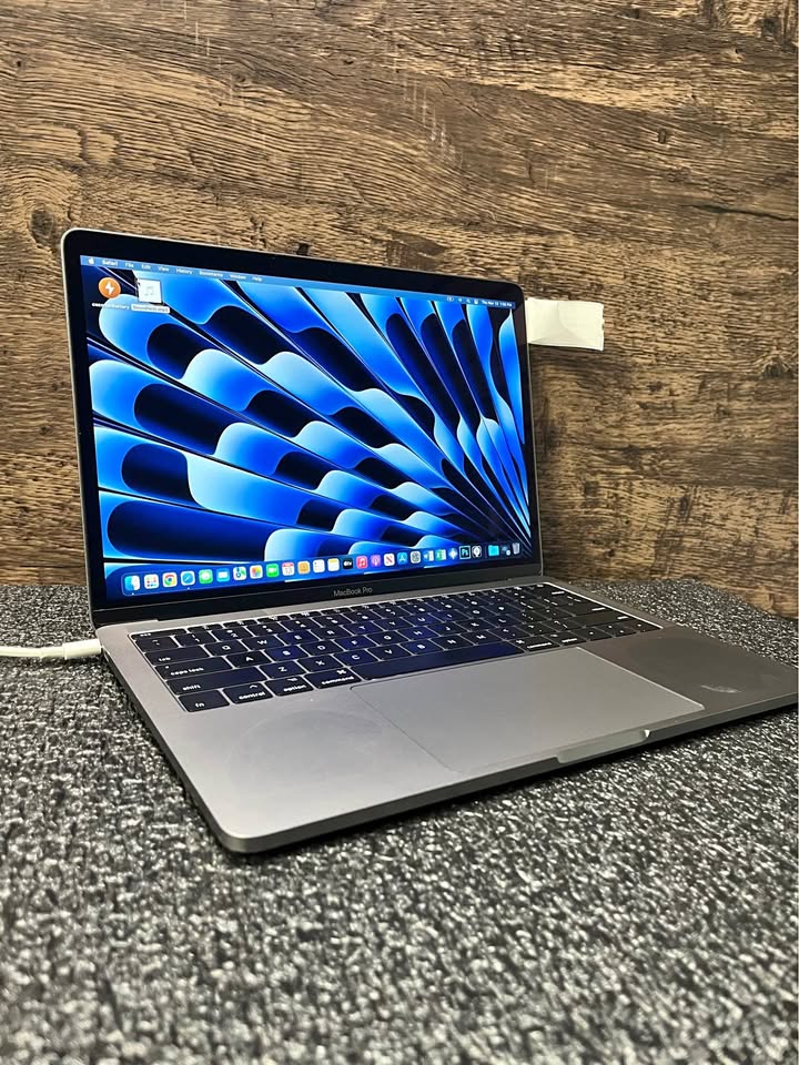 13” MacBook Pro 8GB 256SSD