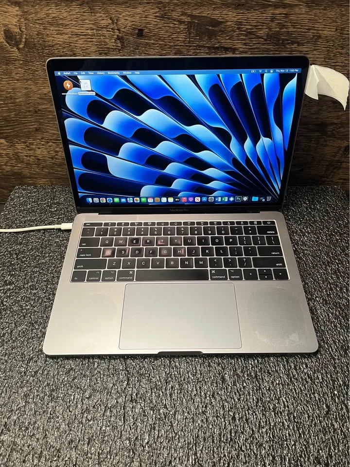 13” MacBook Pro 8GB 256SSD image indicator(3)