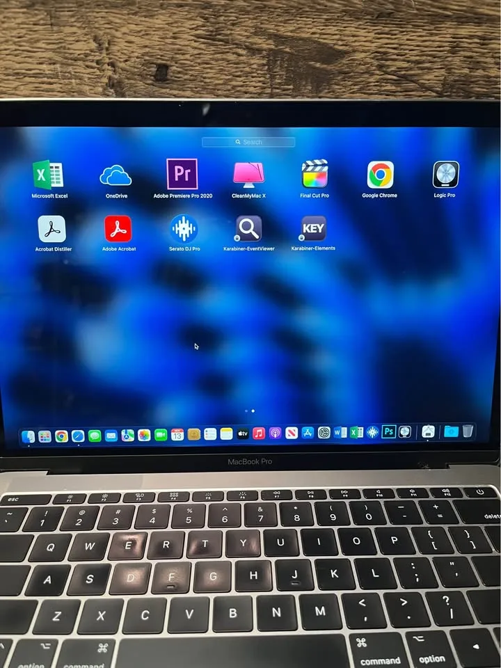 13” MacBook Pro 8GB 256SSD image indicator(5)