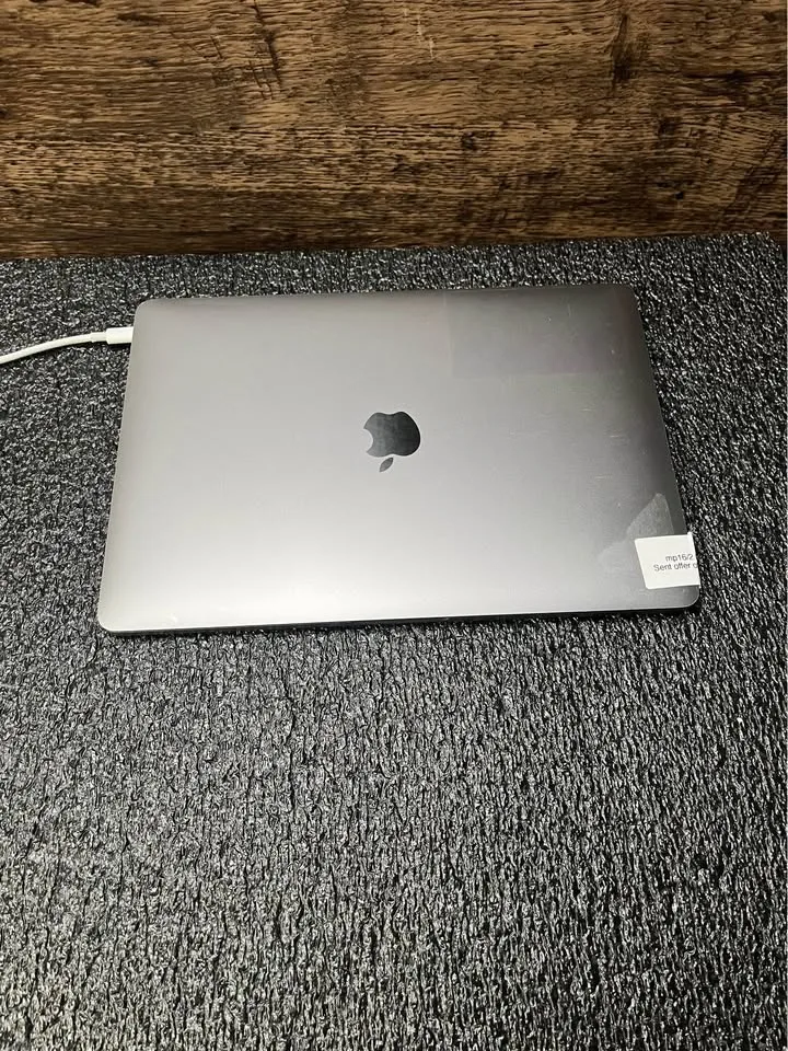 13” MacBook Pro 8GB 256SSD image indicator(7)