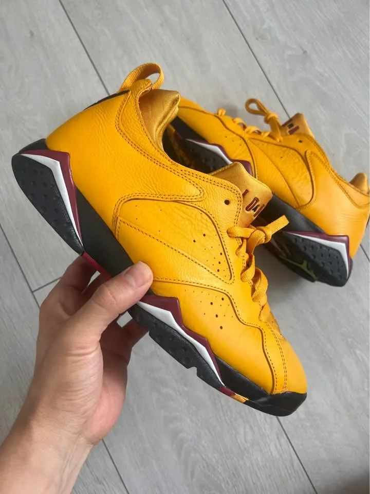 Jordan 7 Low “Taxi” Size 9.5 RARE image indicator(2)