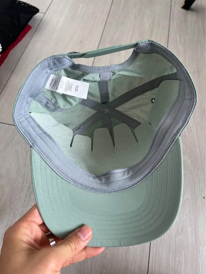 Under Armour Nylon Hat Brand New image indicator(6)