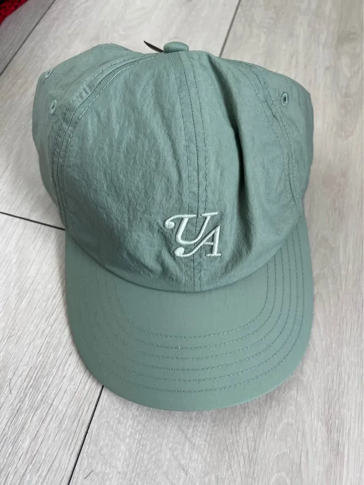 Under Armour Nylon Hat Brand New image indicator(10)