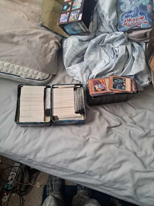lots of yugioh cards