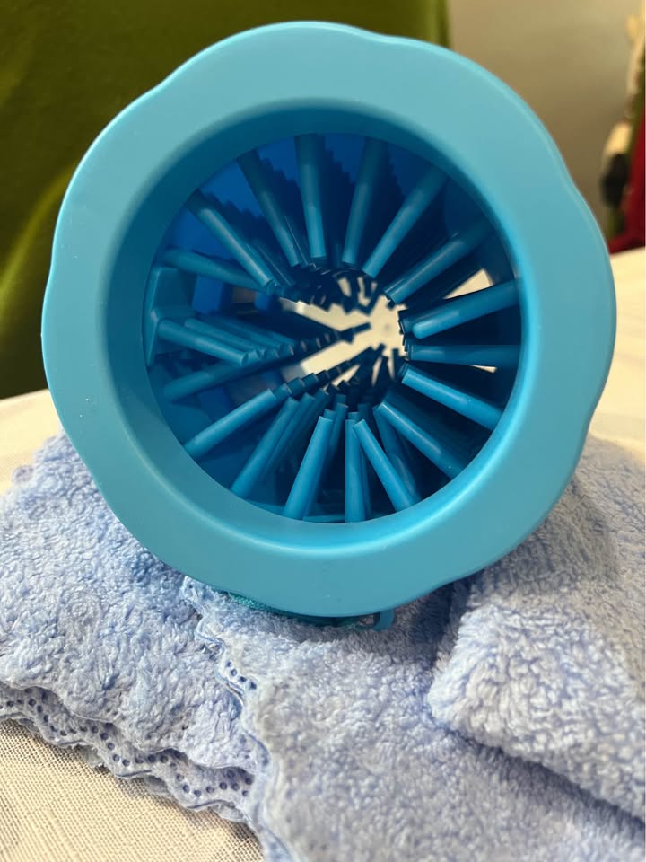 New Dog Paw Cleaner Size M - photo 2