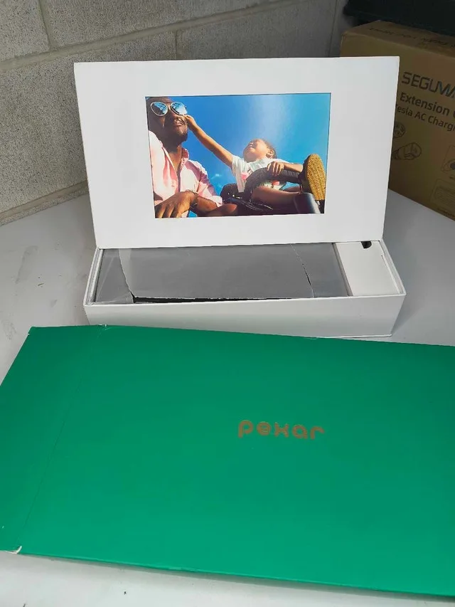 Pexar 11" Wi-Fi Digital Photo Frame – 2K Touchscreen image indicator(2)