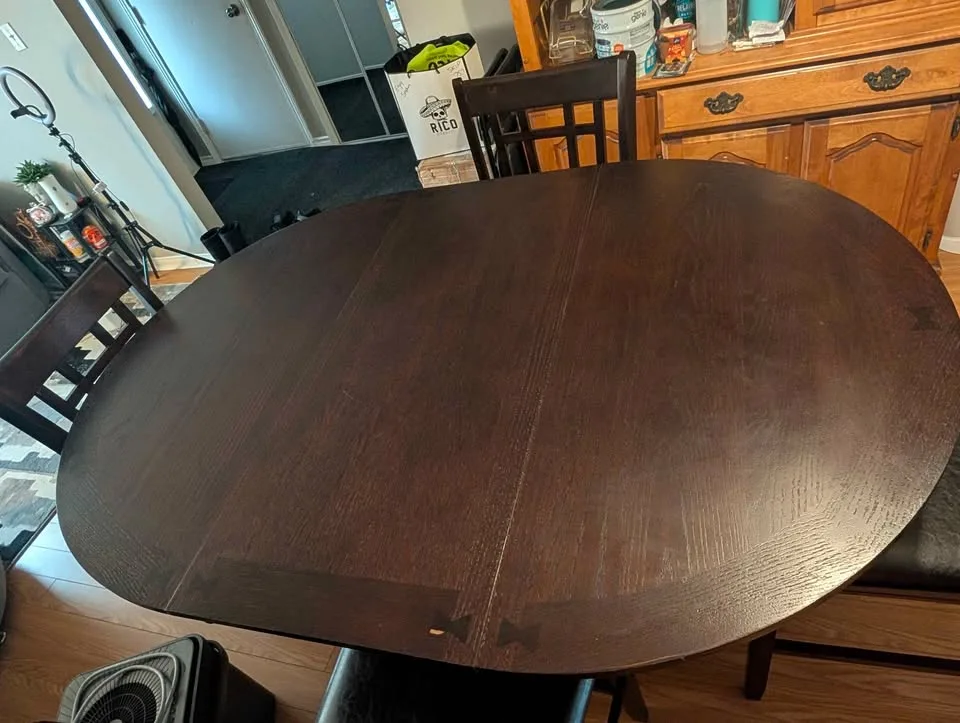 Dining or Kitchen Table & 4 Chairs image indicator(2)