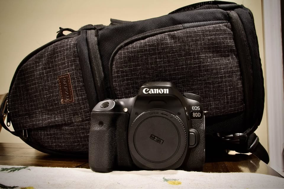 Canon EOS 80D (Near New) - photo 2