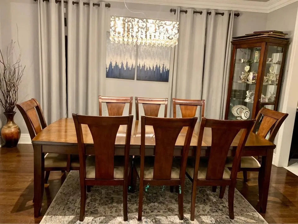 Beautiful Dining Table image indicator(2)