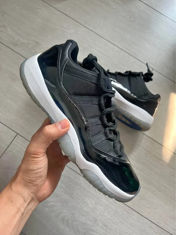Jordan 11 Space Jam Low Size 9.5 thumbnail