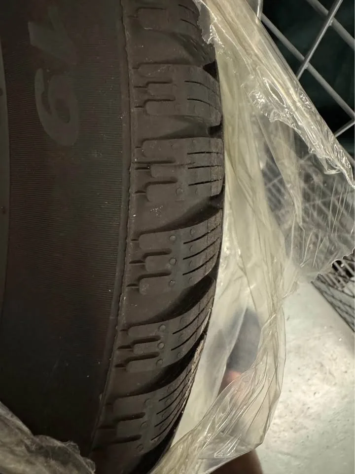 Pirelli Scorpion Winter Tires (19") - Excellent image indicator(3)