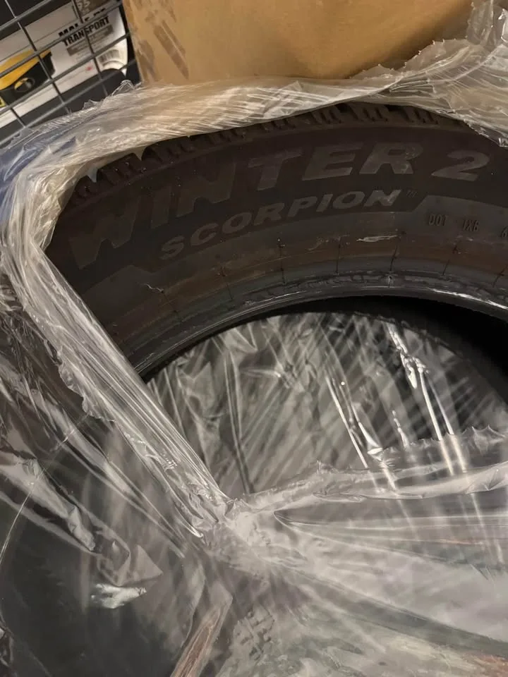 Pirelli Scorpion Winter Tires (19") - Excellent image indicator(5)