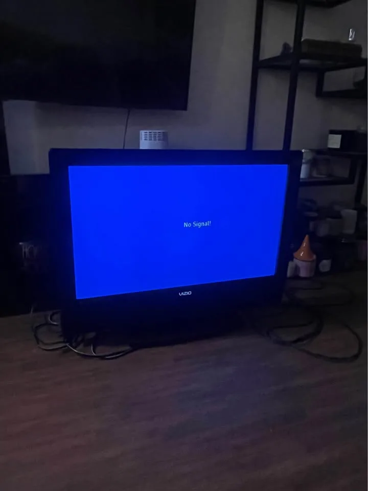 🔥 Vizio 32” HDTV – Reliable & Ready to Use image indicator(3)