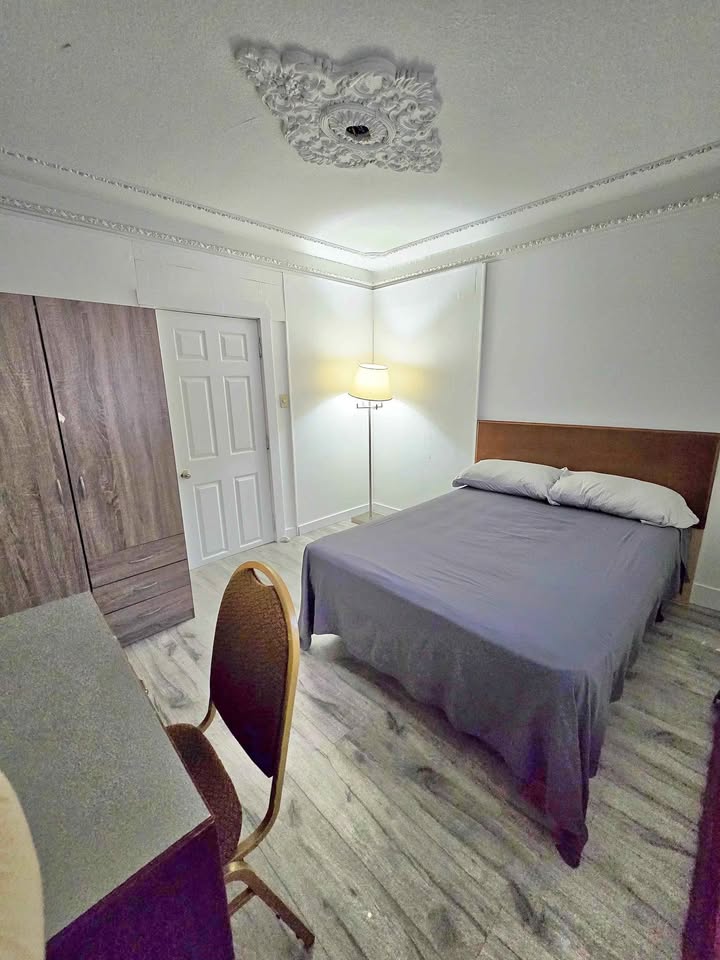 Private room for rent