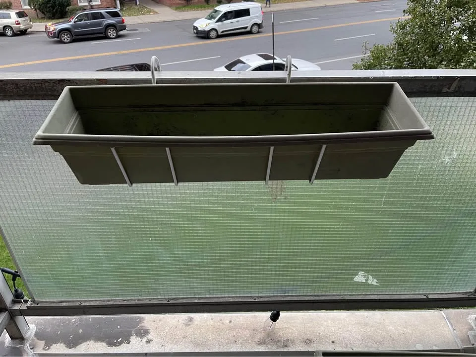 Set of 4 Green Planter Boxes – 30 Inches Each image indicator(2)