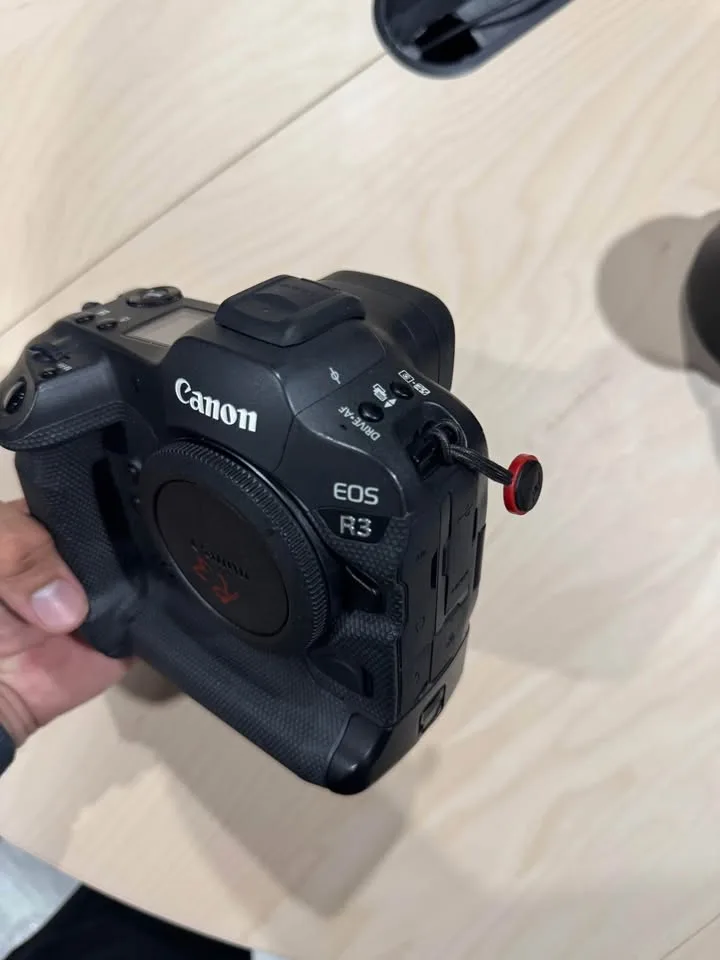 Canon EOS R3 Mirrorless Camera Body - Low Shutter Count image indicator(3)