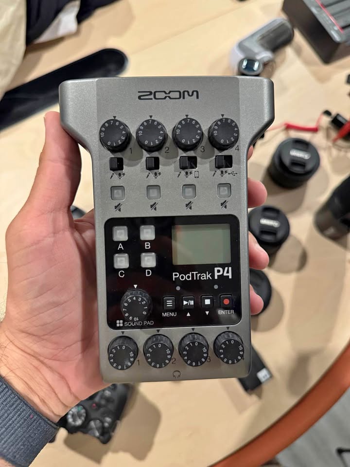 Zoom PodTrak P4 – Podcast Recorder