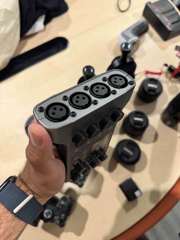 Zoom PodTrak P4 – Podcast Recorder - photo 2