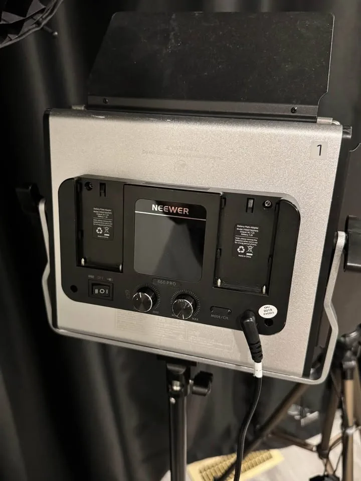 Neewer 660 PRO LED Light Kit – 2 Sets (4 Units Total) image indicator(2)