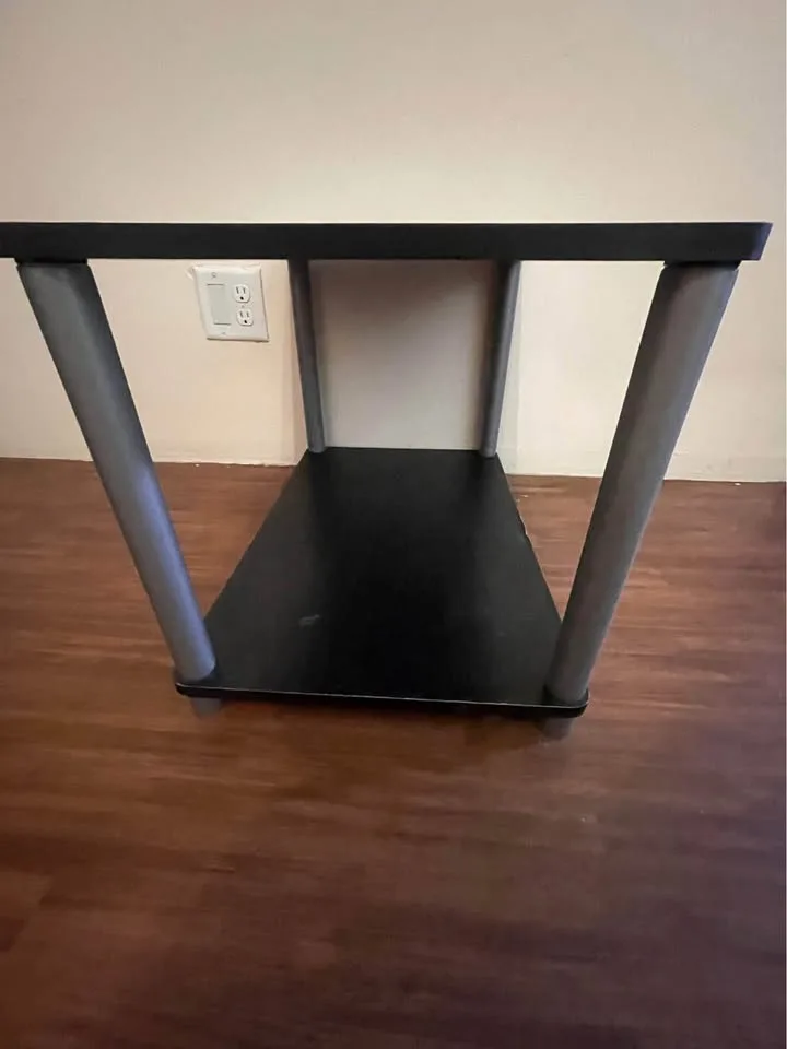 🪵 Small Black Table – Sturdy & Practical image indicator(3)