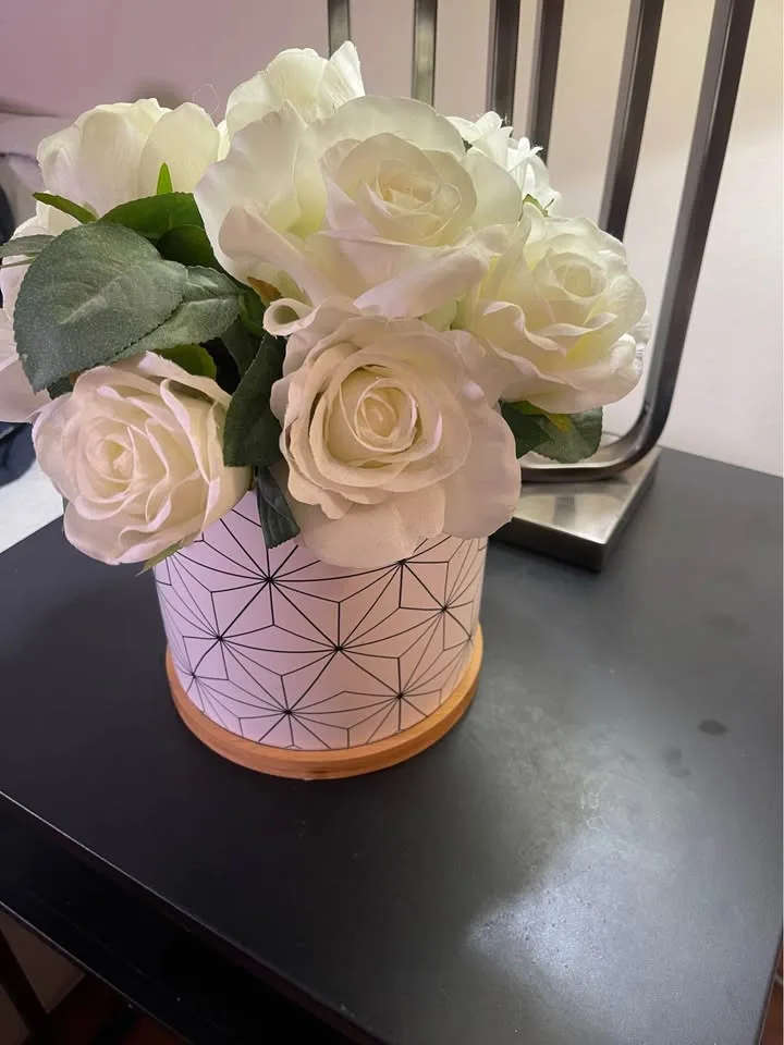 🌿 Faux White Roses in Modern Geometric Pot image indicator(2)