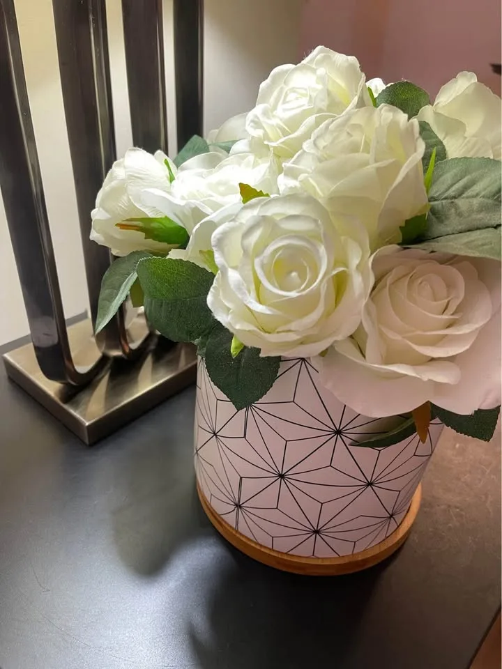 🌿 Faux White Roses in Modern Geometric Pot image indicator(3)