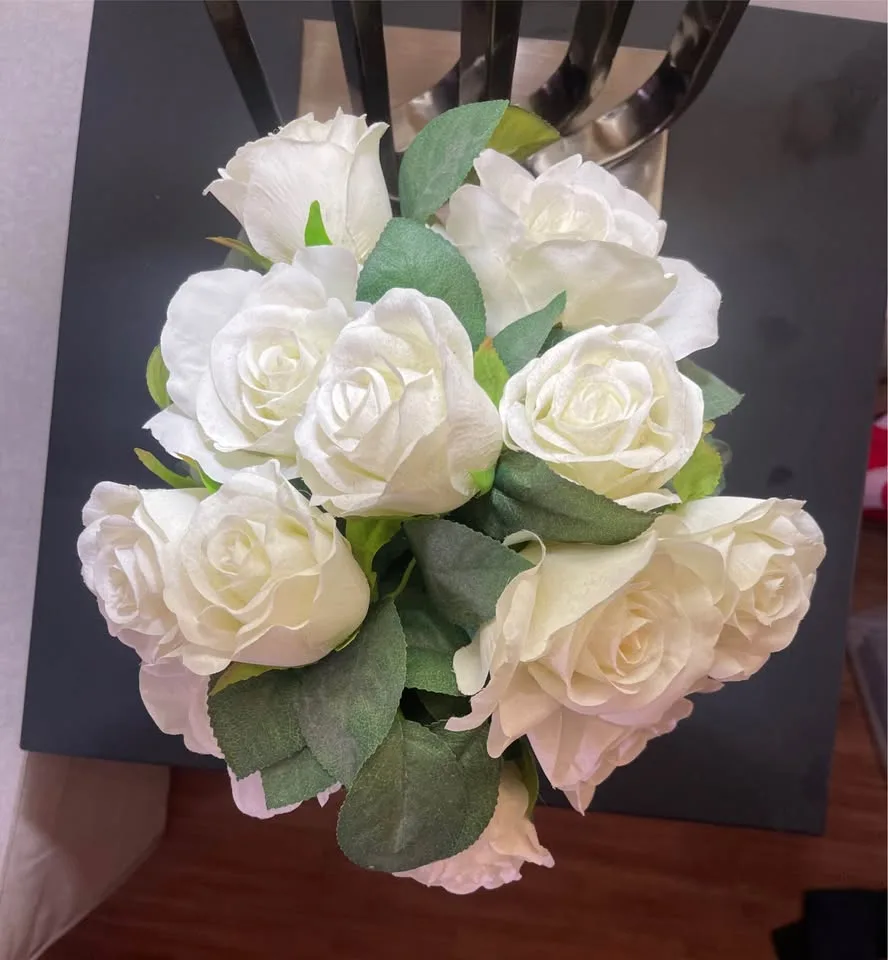 🌿 Faux White Roses in Modern Geometric Pot image indicator(5)