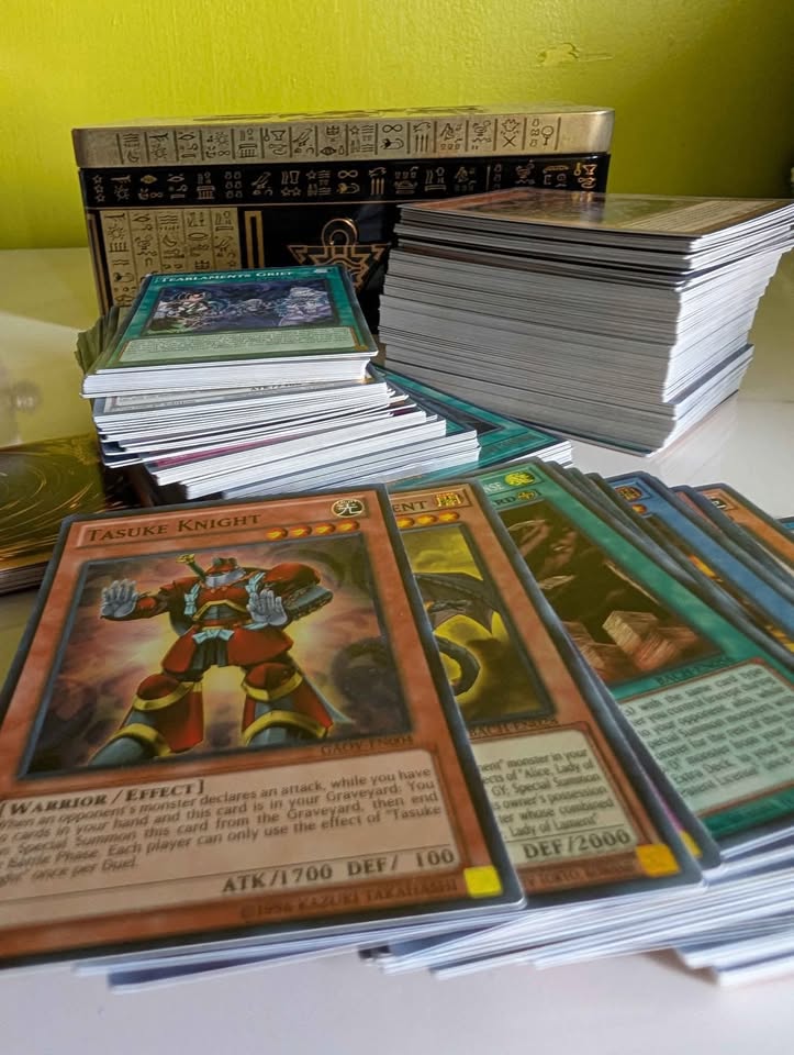 Yu-Gi-Oh Card Lot (Rares, Commons, Holos) - photo 2