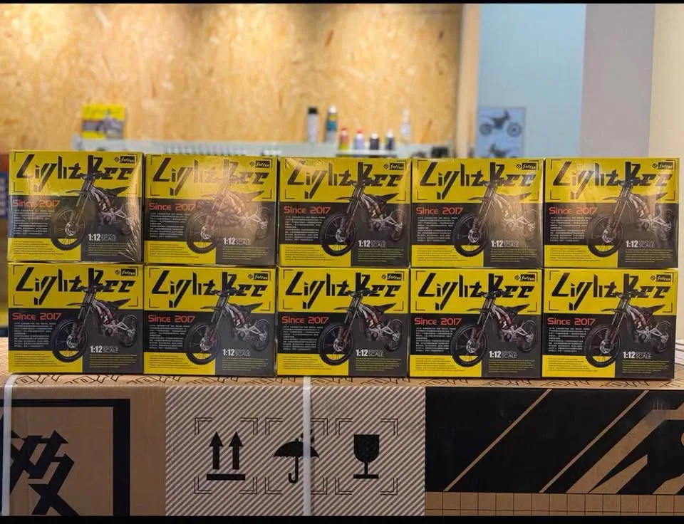 Sur-Ron 1:12 Licensed die-cast Model Kit (collectors item) image indicator(6)