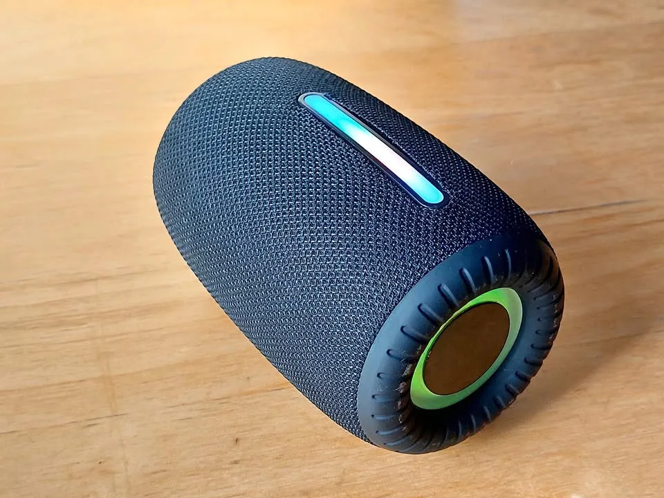 Bluetooth Speaker with FM, AUX, USB, microSD thumbnail