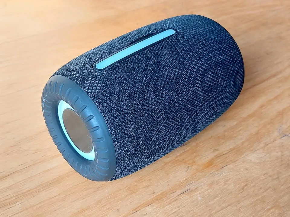 Bluetooth Speaker with FM, AUX, USB, microSD image indicator(5)