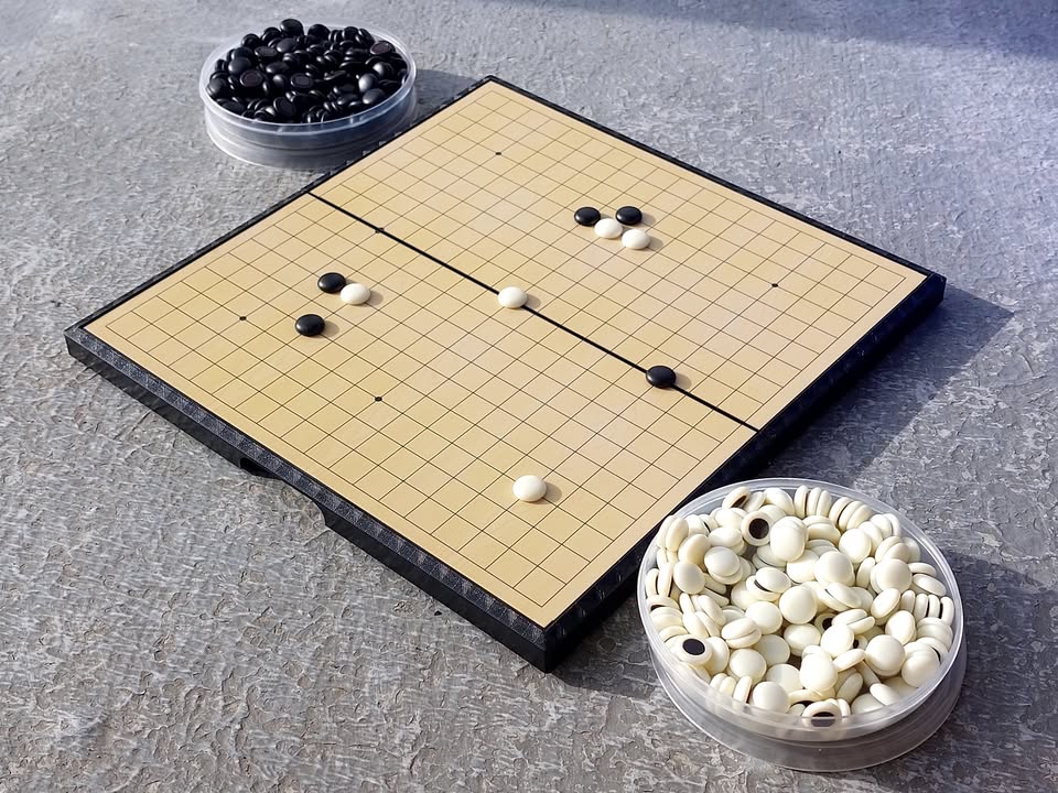 Travel Magnetic Go Board Game - photo 2