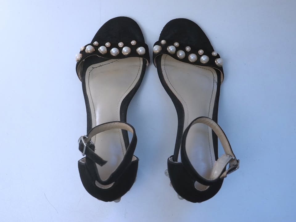 Pearl and Black Suede Heels (Women’s 7) - photo 5