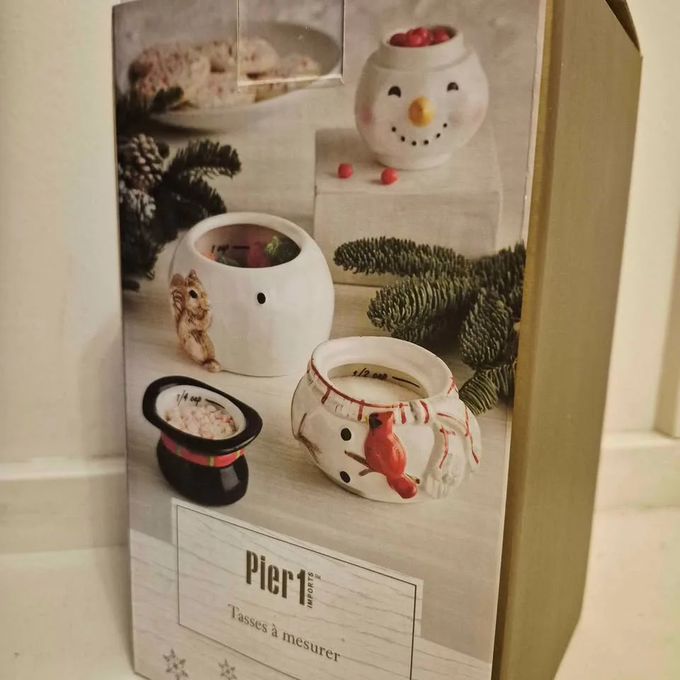 Assorted Christmas Items image indicator(3)