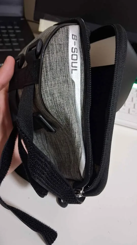 🚴 Waterproof Bike Phone Mount Bag with Touchscreen Cover image indicator(8)