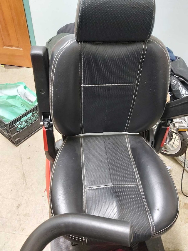 Invacare Pegasus Scooter- storage sale - photo 2