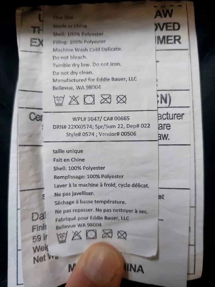 Eddie Bauer Water-Repellent Picnic Blanket image indicator(3)