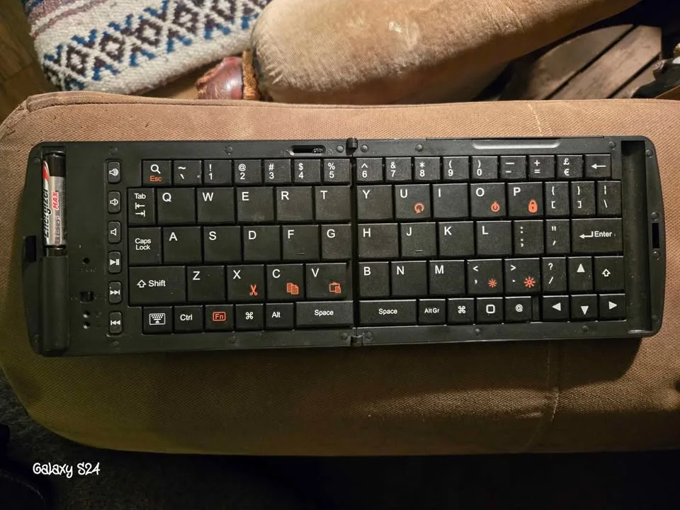 Verbatim wireless keyboard image indicator(3)