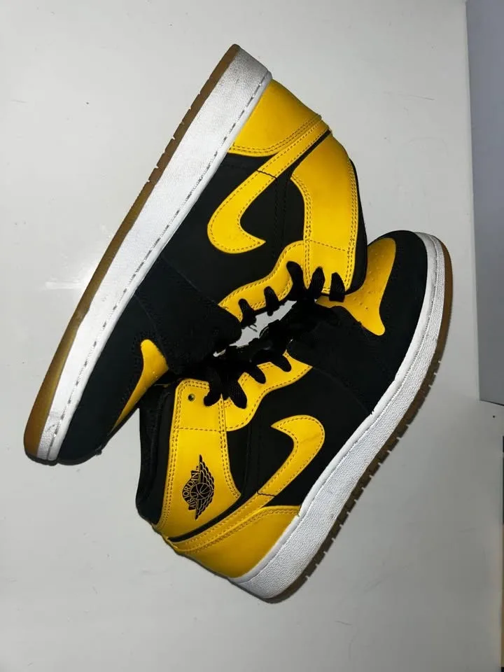 Jordan 1 Retro Mid “New Love” image indicator(6)