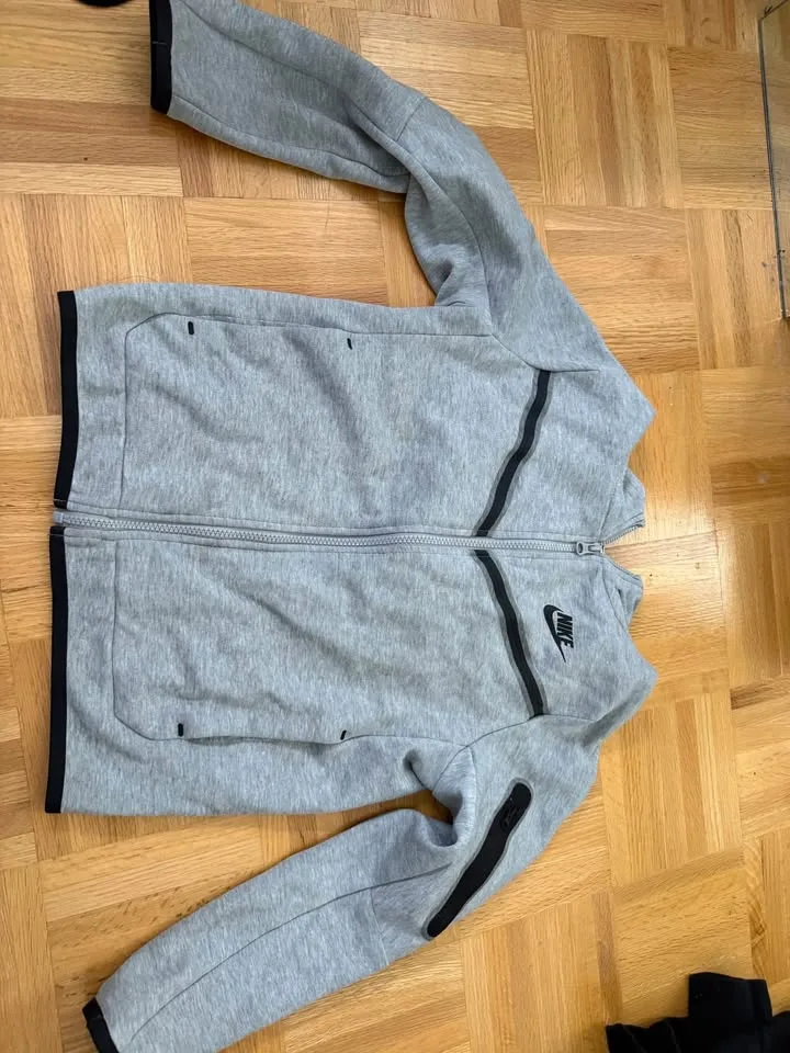Men’s children nike tech fleece sweater image indicator(3)
