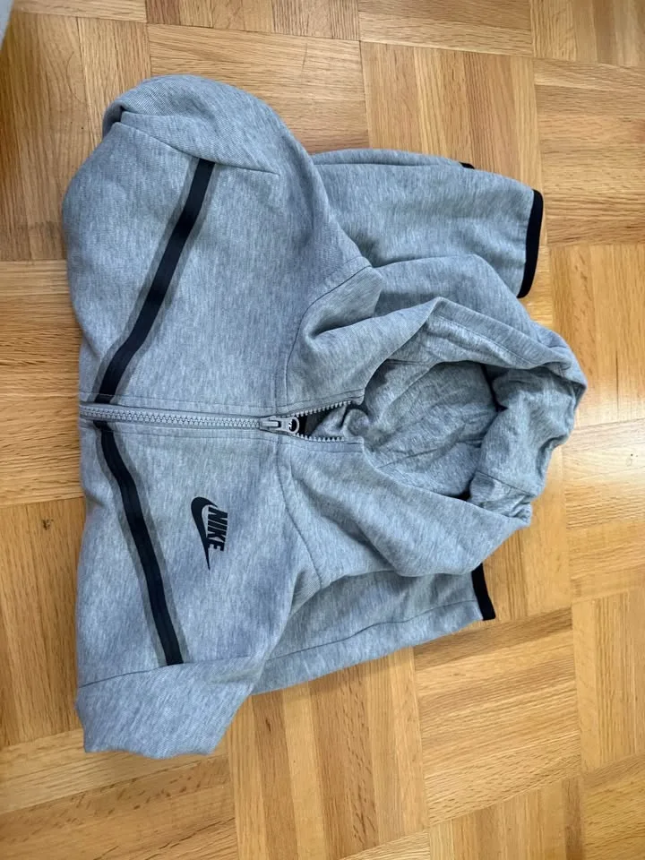 Men’s children nike tech fleece sweater image indicator(4)