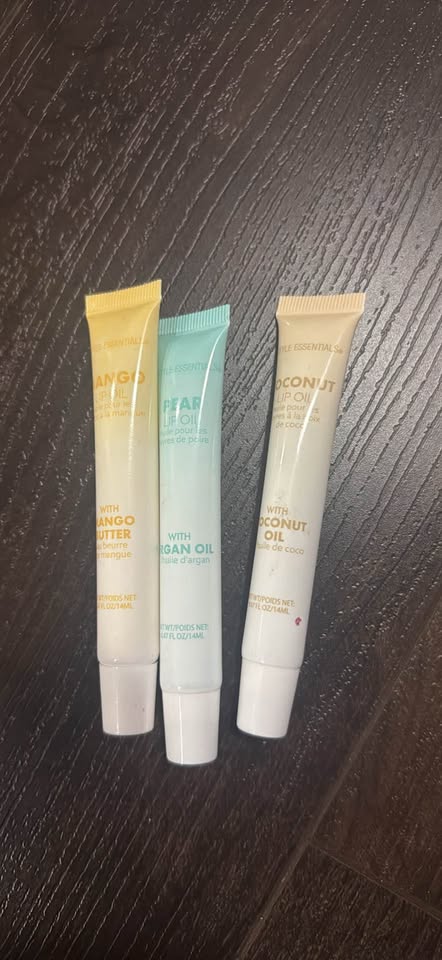 Brand-new lip oils - photo 3