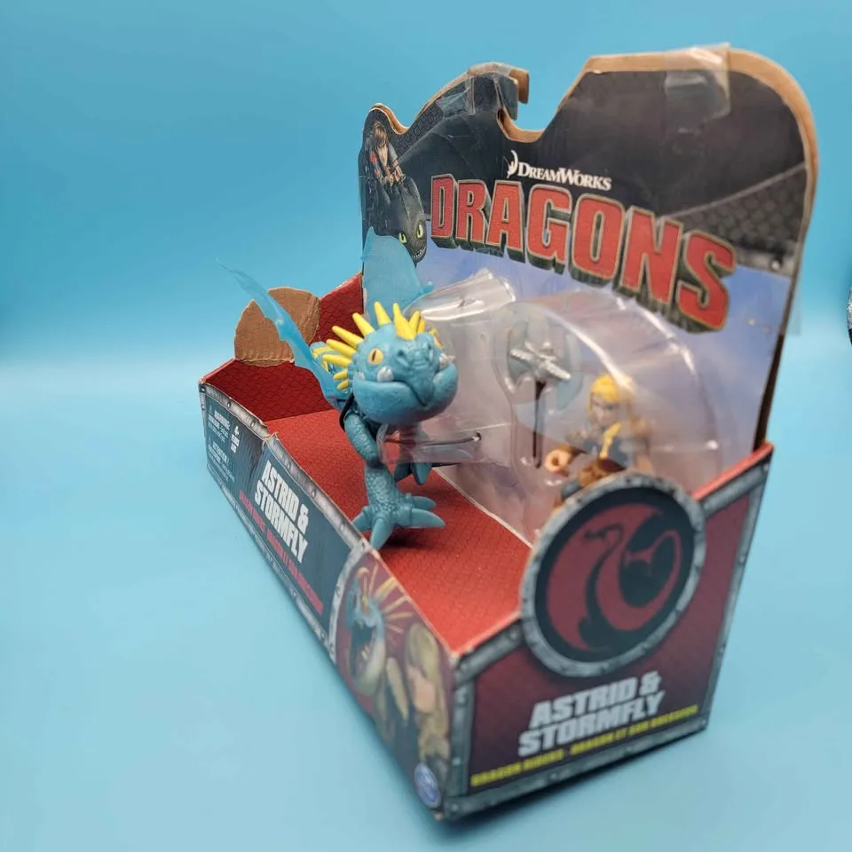🥳FACTORY SEALED🤩 Astrid & Stormfly Action Figure Set image indicator(2)