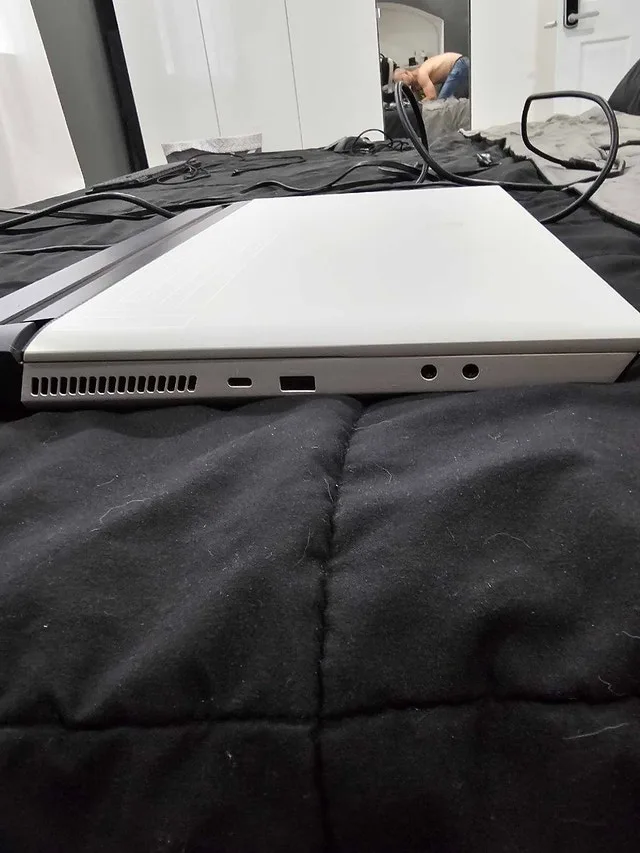 Alienware Laptop image indicator(6)