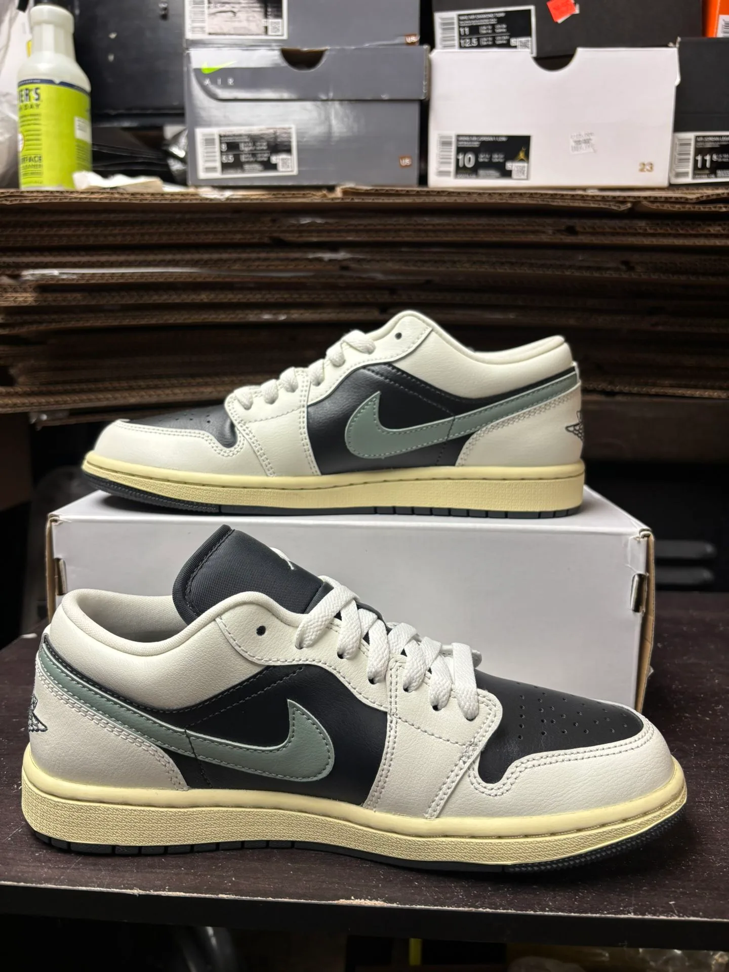 Air Jordan 1 Low Jade Smoke image indicator(5)